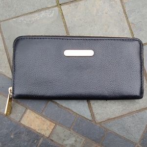 Michael Kors Jet Set Black Leather Zipper Wallet